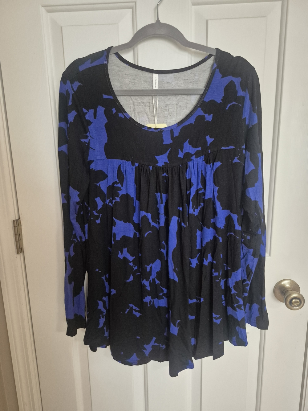 Black and Royal Blue Floral-Print Long Sleeve Tunic